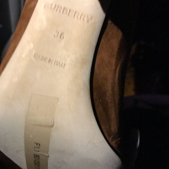 Burberry heels authentic and brand new - Picture 1 of 2